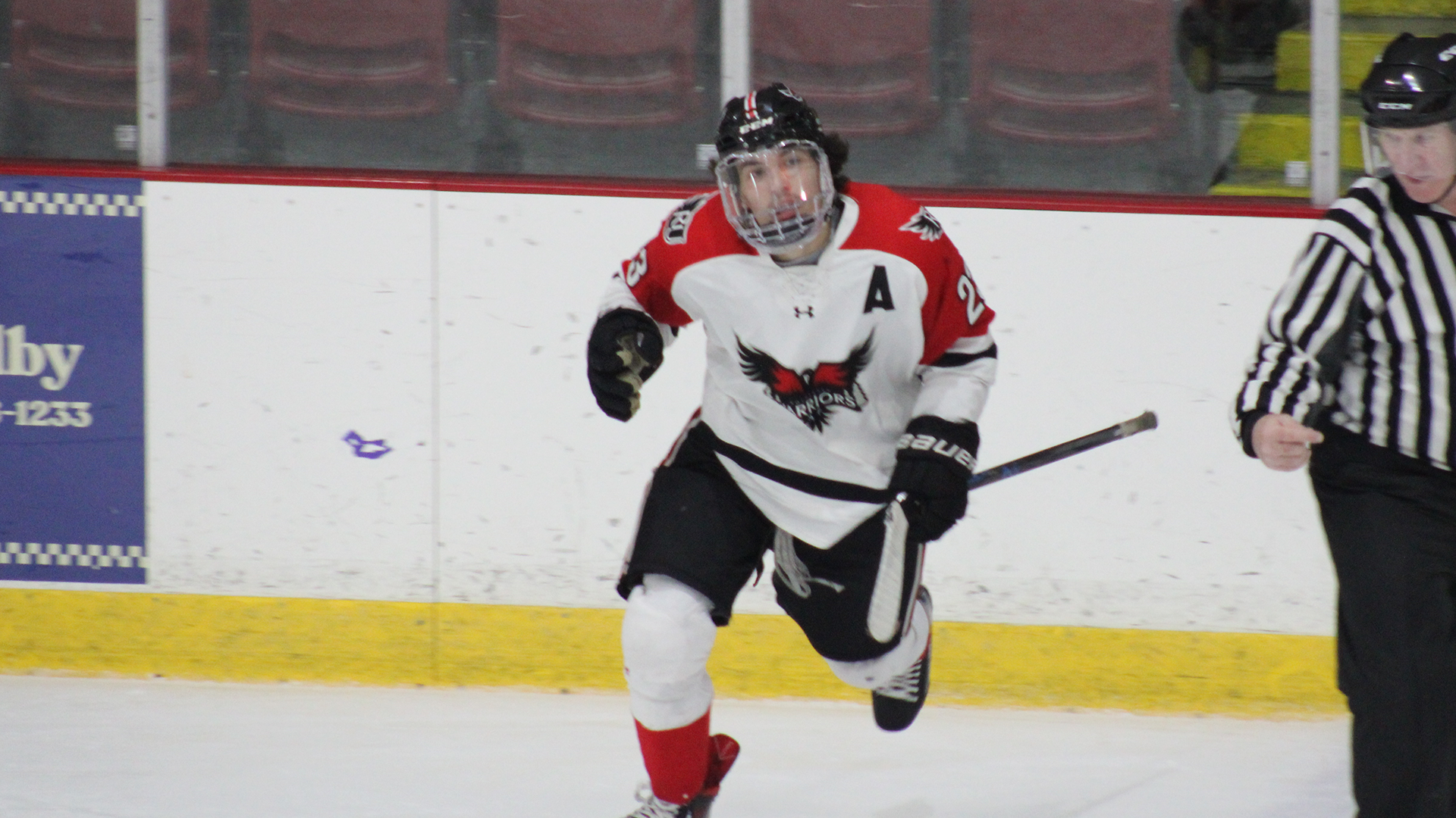 Men's Hockey drops season opener to Northern Illinois