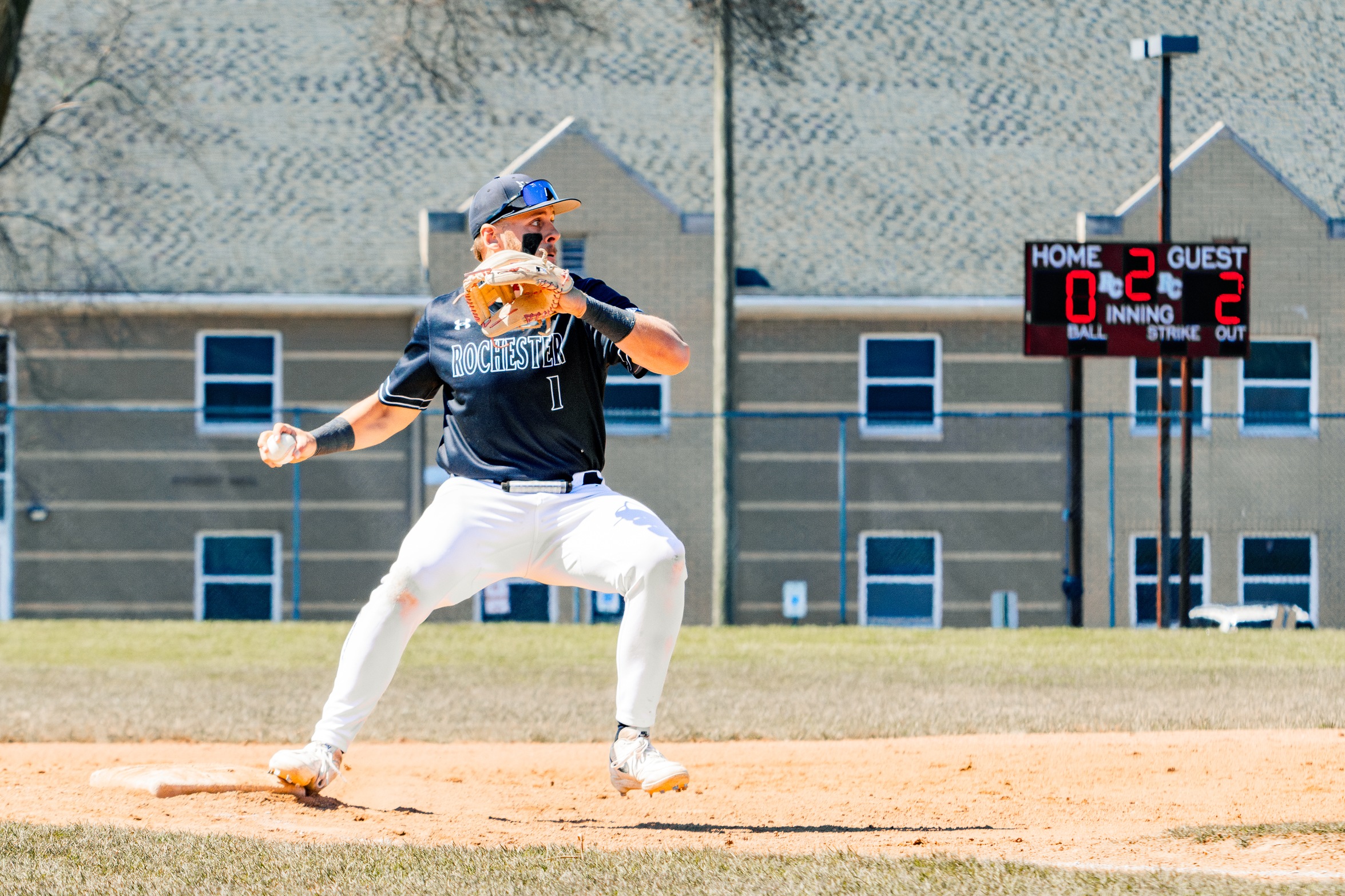 Baseball opens series with Cincinnati-Clermont with a doubleheader split
