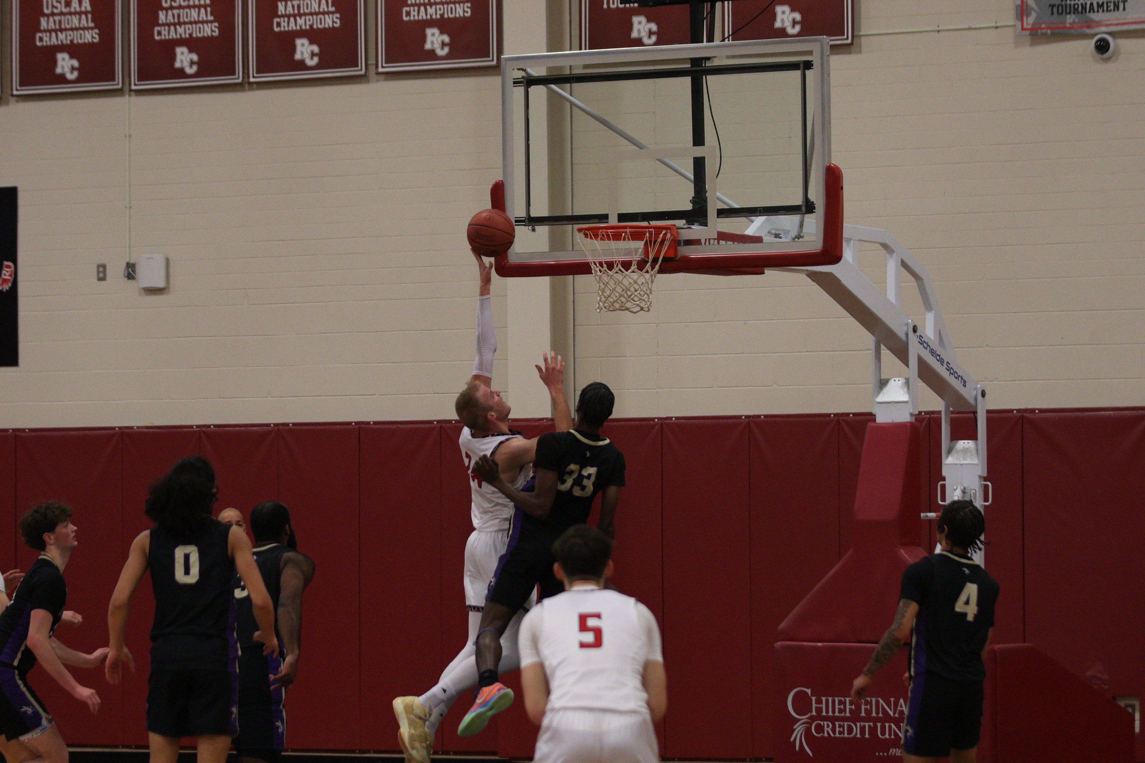 FIRST HALF RUN PUSHES WARRIORS OVER YELLOW JACKETS, 82-66