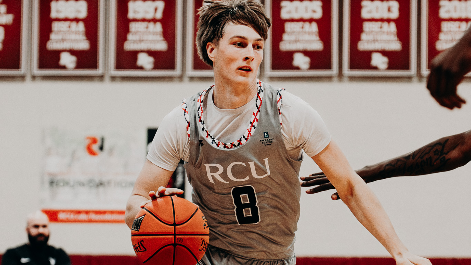 Men's Basketball earns tight win over Michigan-Dearborn
