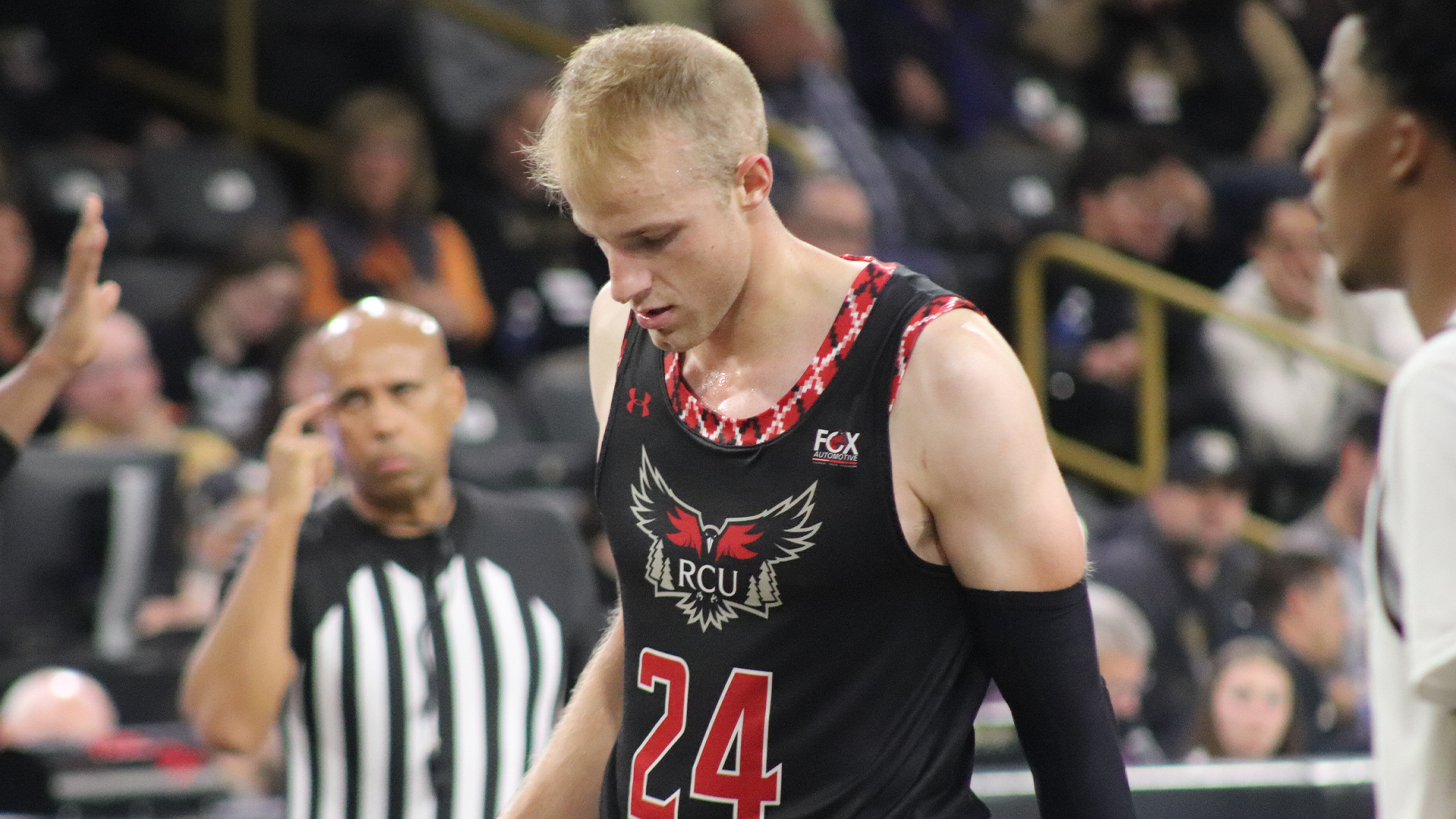 Men's Basketball closes out the Chick-fil-A classic with win over Saint Francis