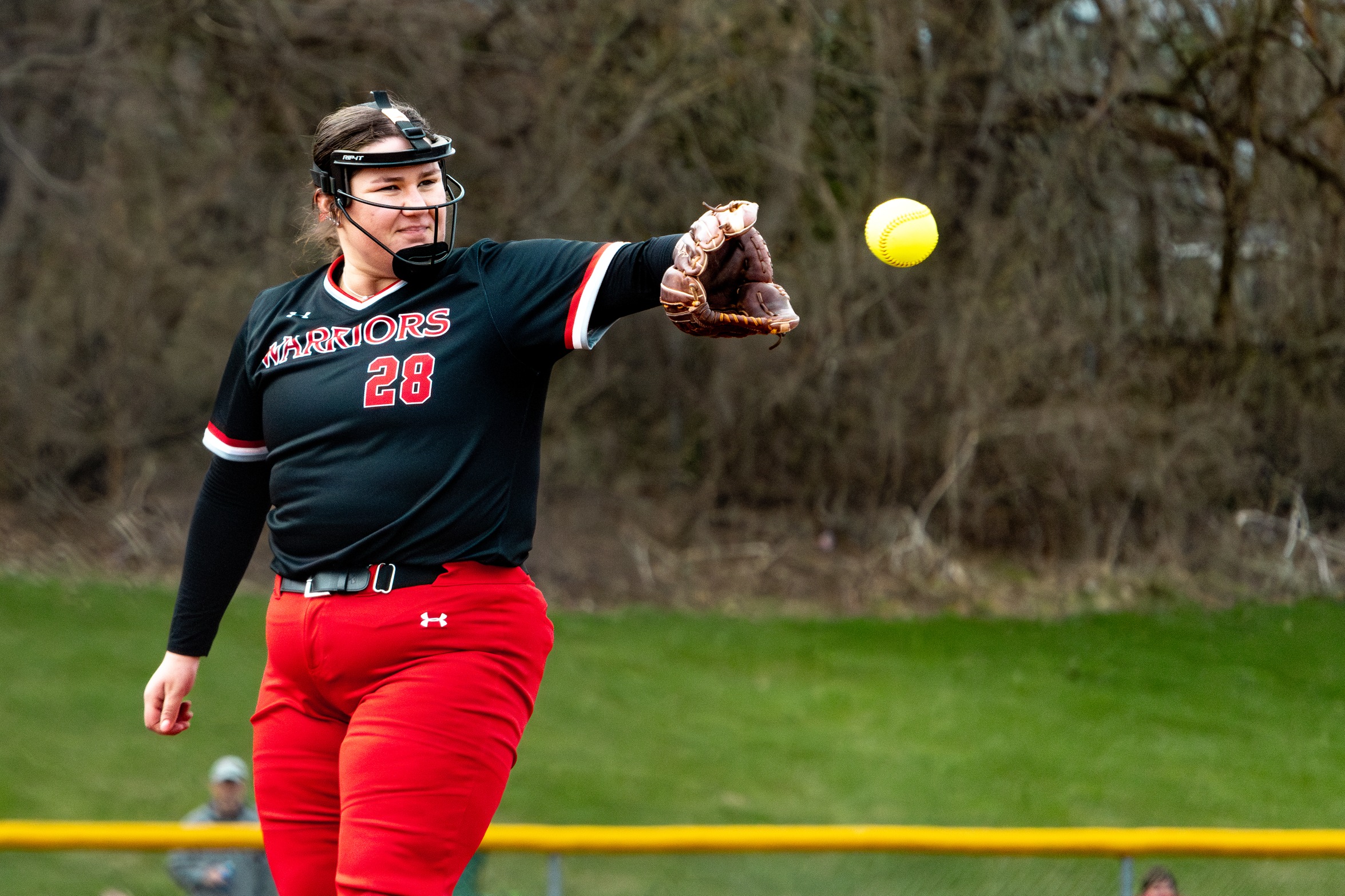 Softball downed in doubleheader to NCAA Division 1 Oakland