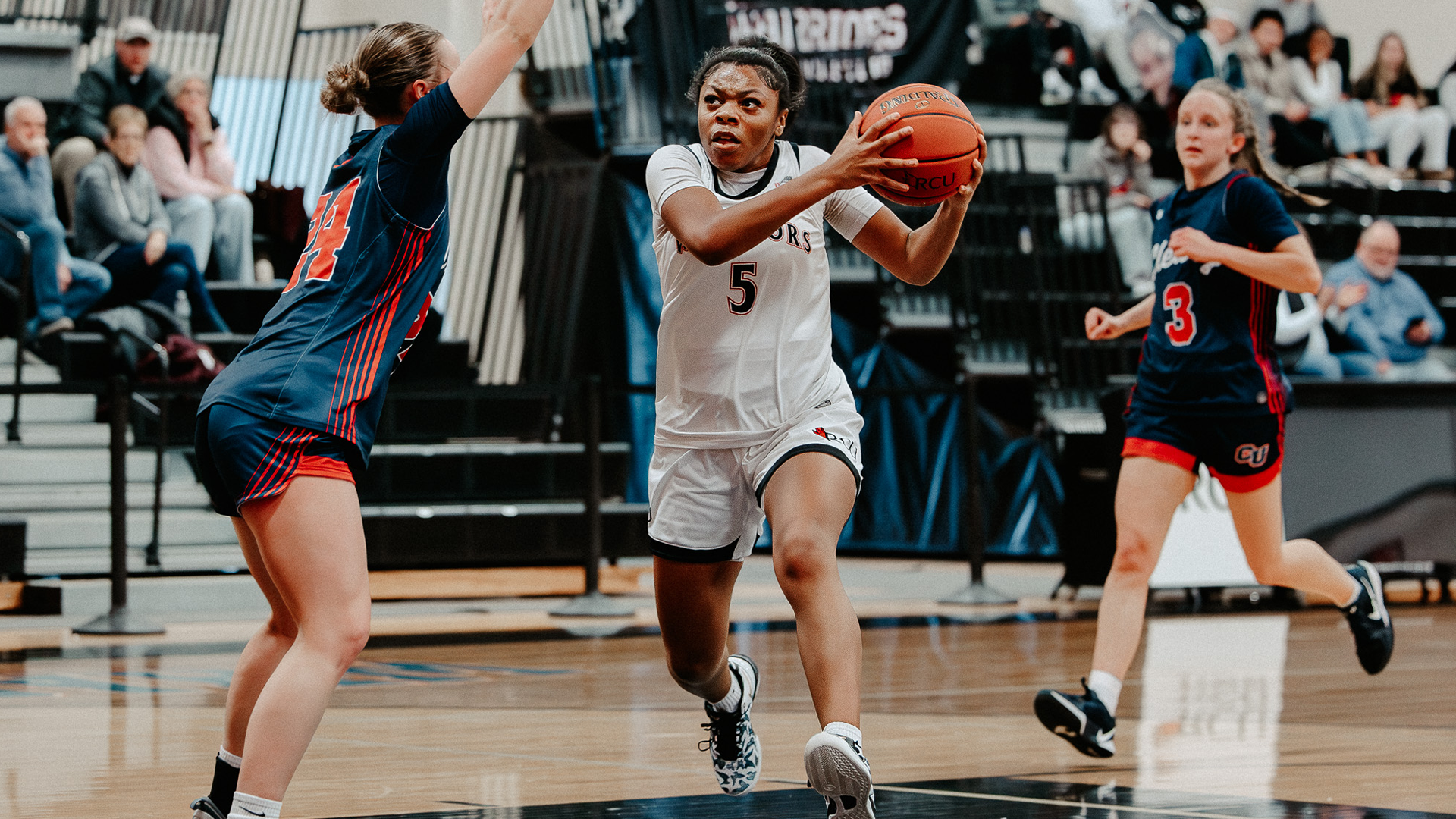 Women's Basketball takes down Blue Devils in final home regular season match