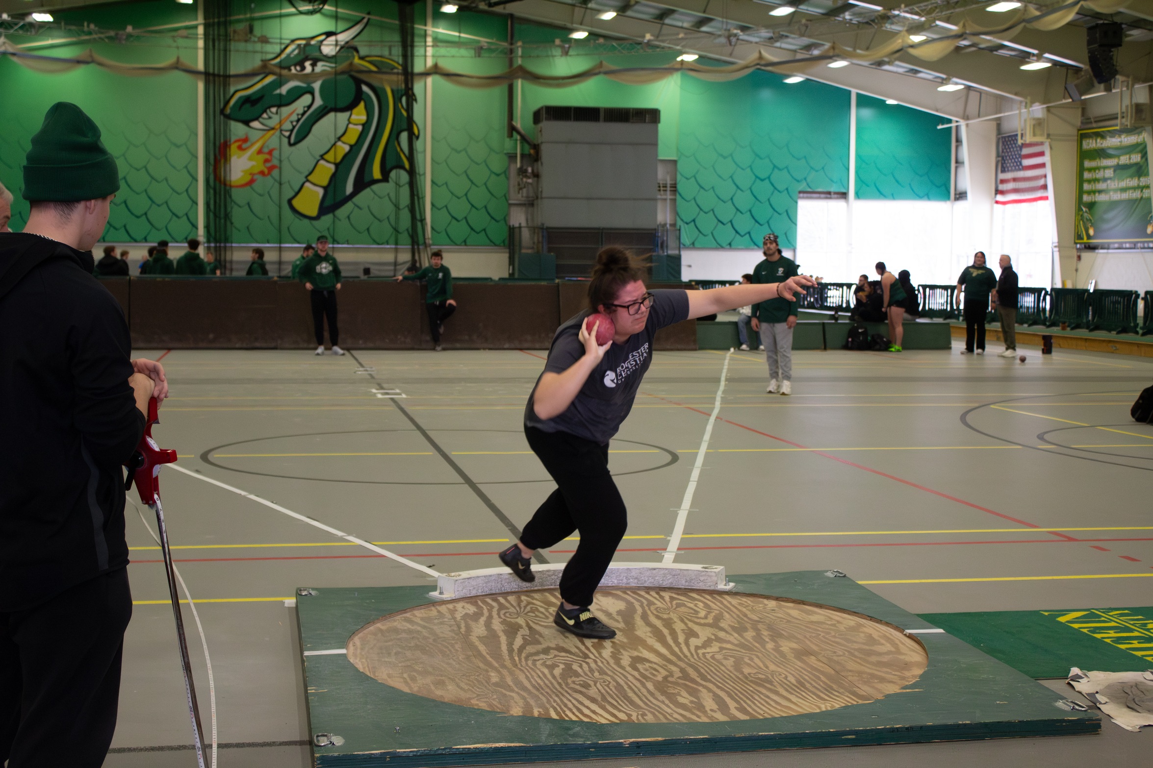 Women's Track & Field closes out indoor regular season at the Mike Lints Alumni Meet