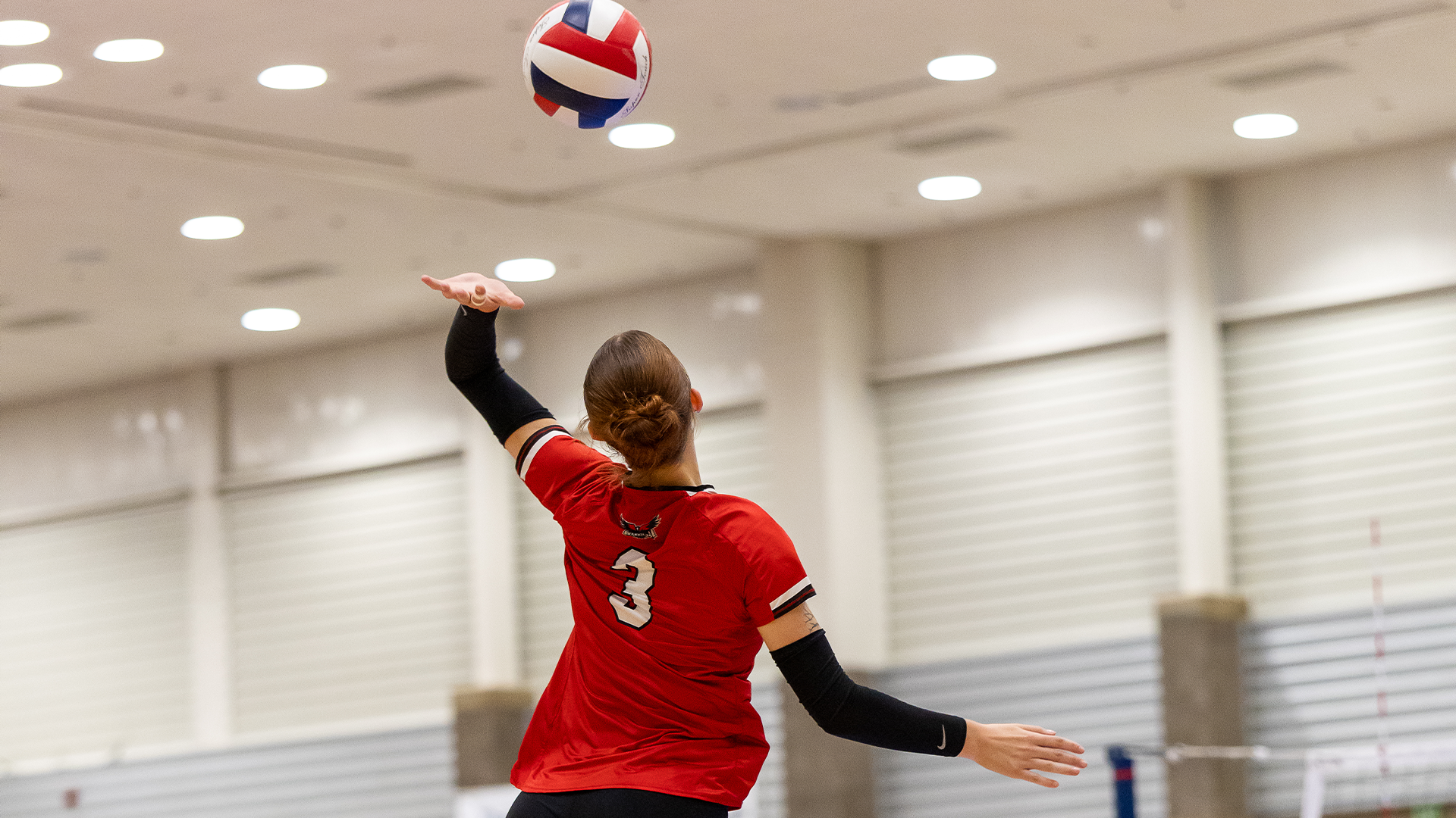 Volleyball sweeps Madonna on the road to move to 2-0 in WHAC play